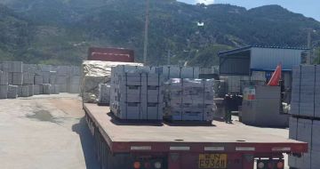 临沂 芝麻白仿形路沿石，直形路沿石