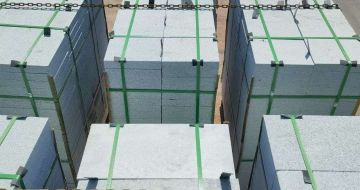 临沂 芝麻白花岗岩5公分地铺石 花岗岩厂家工厂装车日常