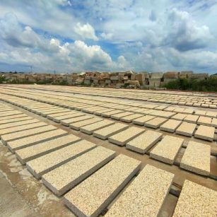 临沂 黄金麻荔枝面花岗岩石材地铺石防护中