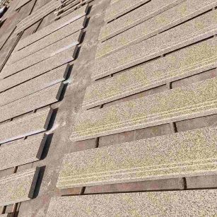 临沂 黄金麻花岗岩光面楼梯踏步