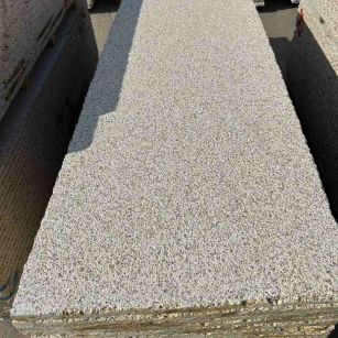 临沂 黄金麻花岗岩荔枝面毛板，半成品