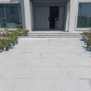 临沂 芝麻白花岗岩地铺石地面铺装