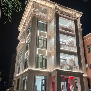 临沂 芝麻白花岗岩别墅外墙夜间效果