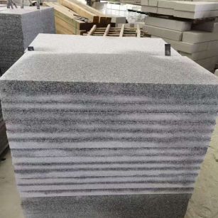 临沂 芝麻白5公分火烧地铺成品，900*400，规格可定制