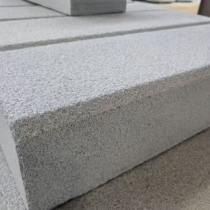 临沂 芝麻灰荔枝面路沿石