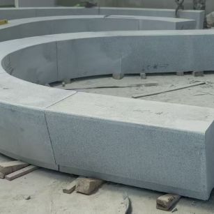 临沂 芝麻白花岗岩光面弧形坐凳