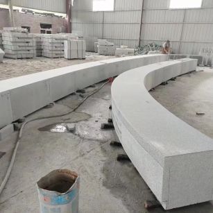 临沂芝麻白花岗岩石板材 园林光面弧形坐凳