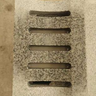 临沂 芝麻白拉丝面花岗岩U型开槽排水槽