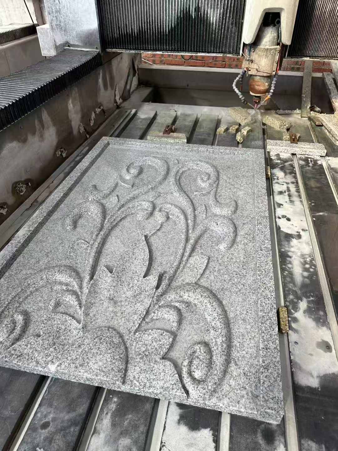 临沂 白麻别墅干挂雕花板