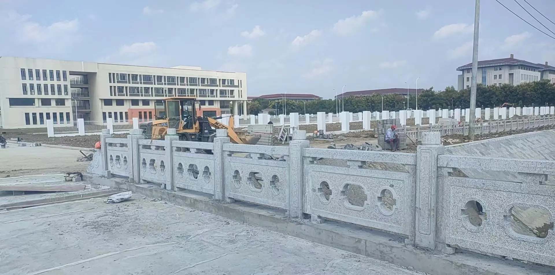 临沂 白麻花岗岩荔枝面河道栏杆