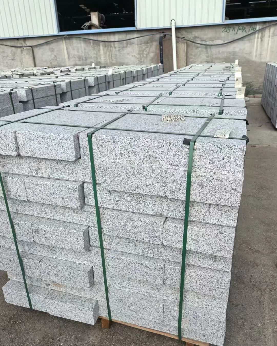 临沂 白麻花岗岩路沿石，弧形路沿石，道牙石，马路牙子，界石，路缘石，平沿石，直岩石，平缘石等