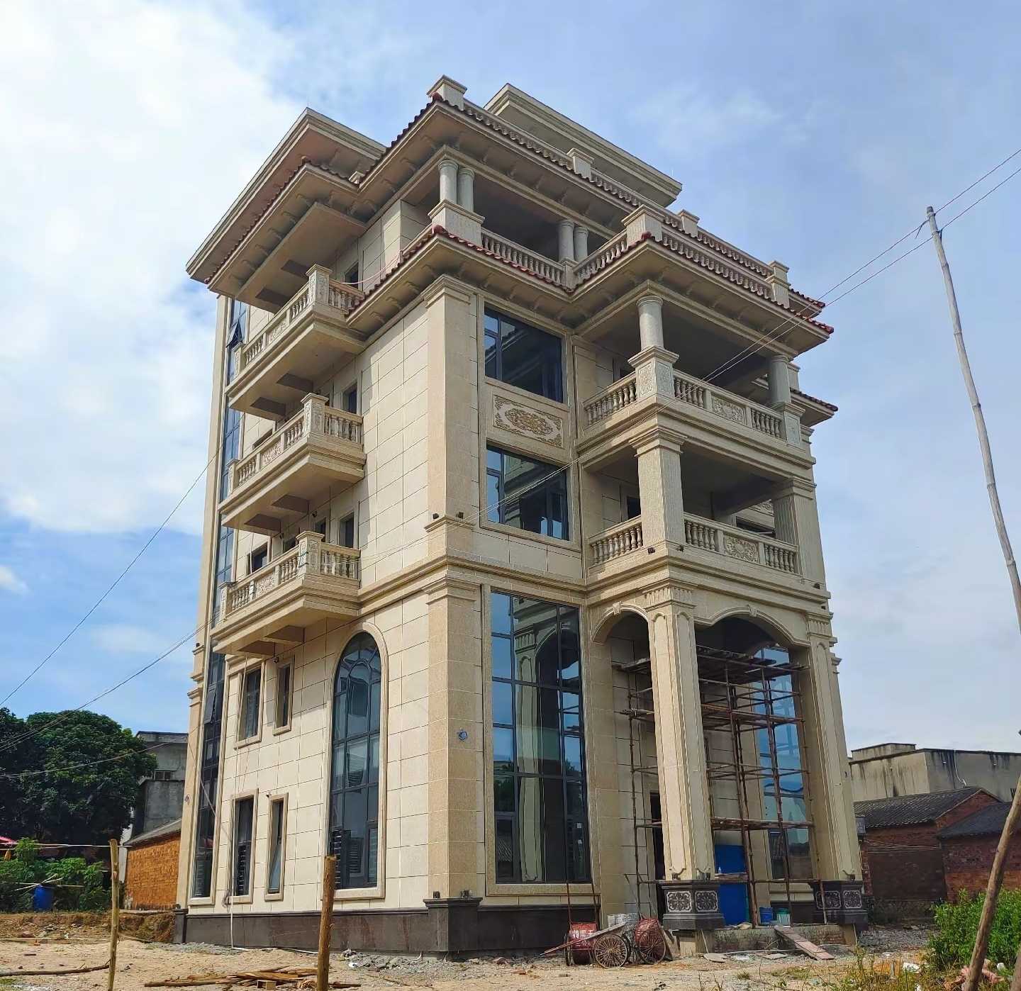 临沂 黄金麻花岗岩石材别墅外墙干挂搭配（雕花栏杆花瓶柱门楼罗马柱）