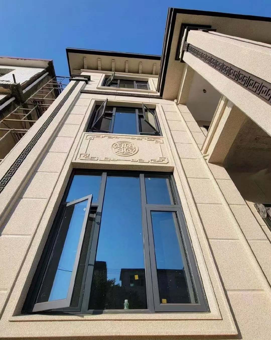 临沂 黄金麻荔枝面别墅外墙干挂效果展示