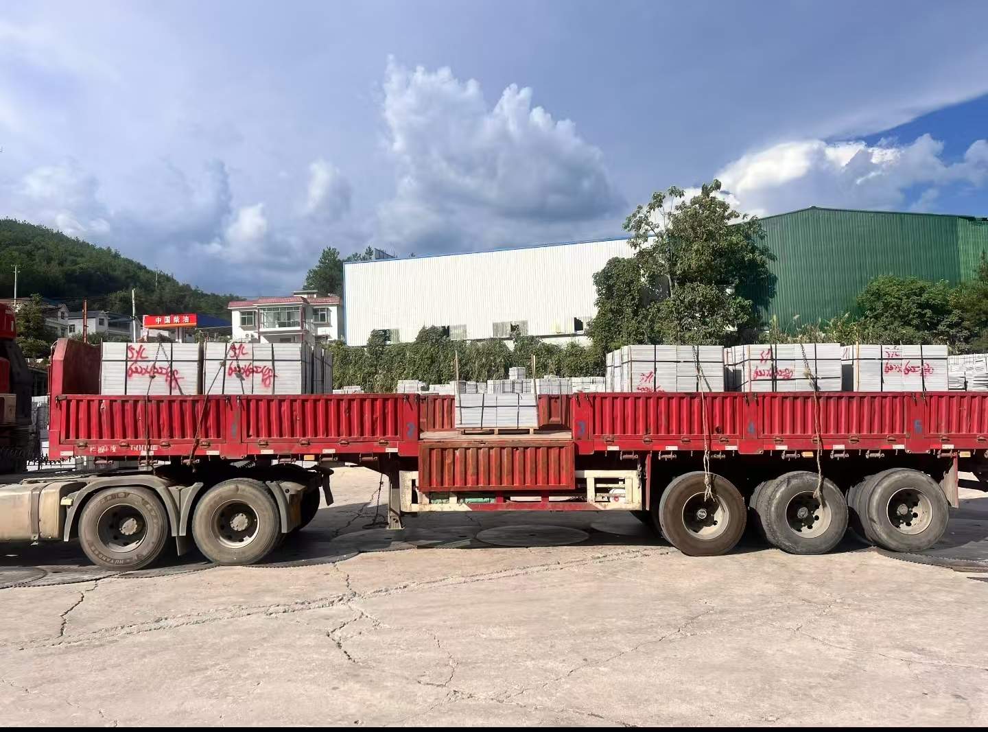 临沂 芝麻灰花岗岩地铺石出货日常