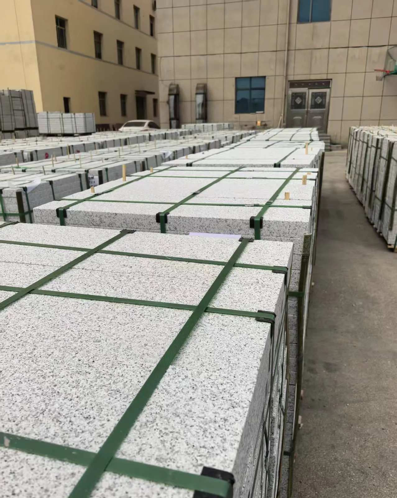 临沂 白麻花岗岩5.0公分荔枝面地铺石