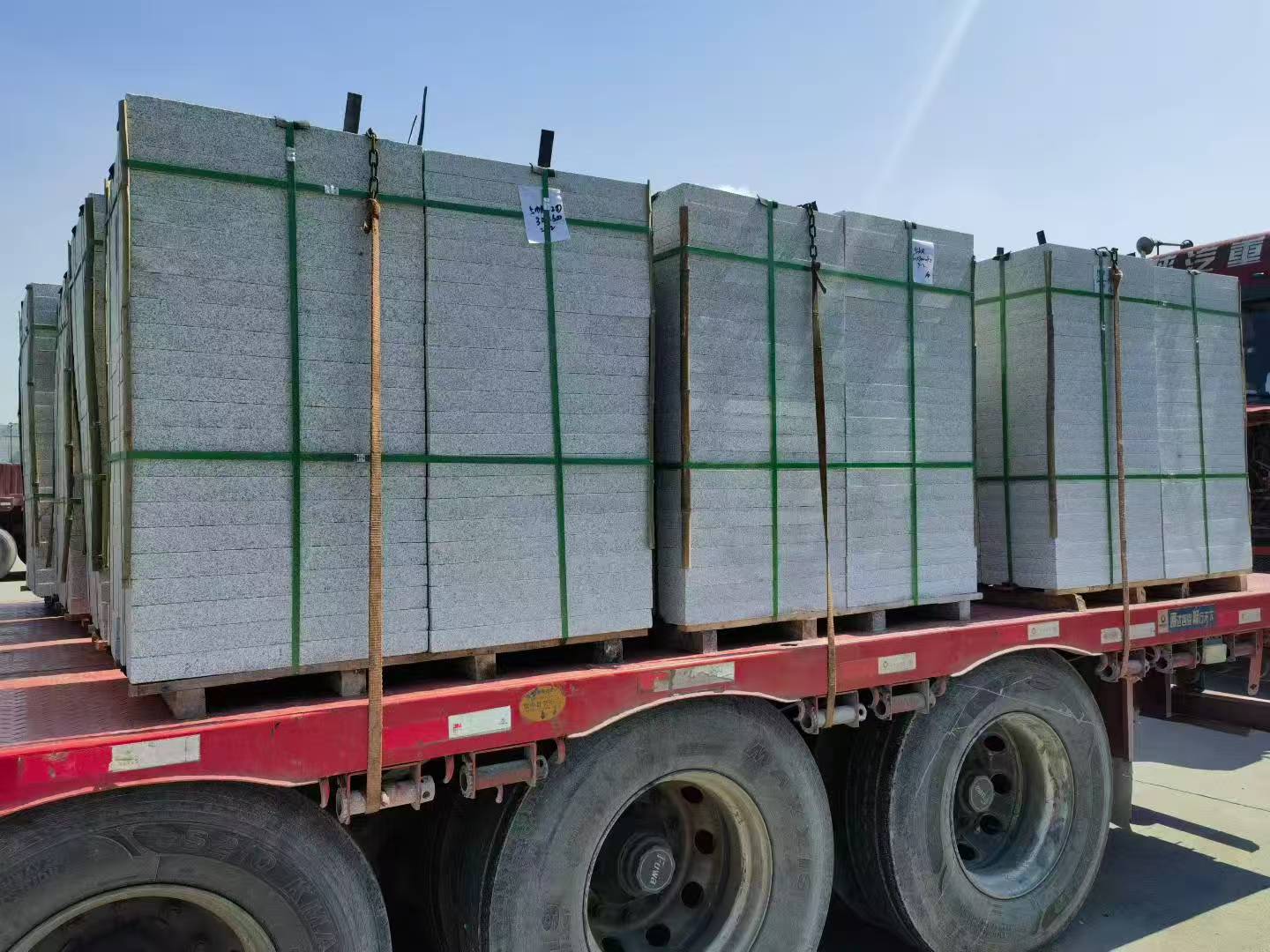 临沂芝麻白花岗岩出货日常地铺石