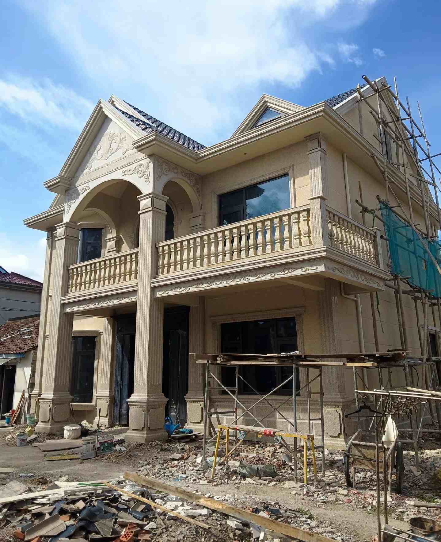 临沂 黄金麻花岗岩石材私人别墅雕花门楼柱阳台栏杆