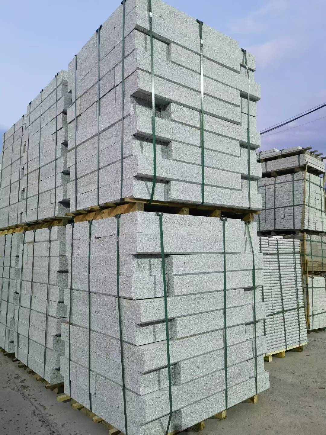 临沂 芝麻白花岗岩路沿石，路缘石，路肩石，道牙，立缘石，马路牙子，街沿石，侧石等