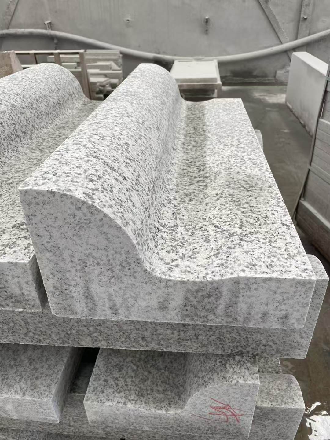 临沂 白麻花岗岩S型路沿石，路侧石，马路牙子等